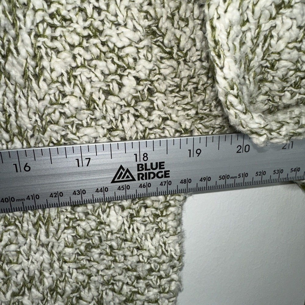 Long Sleeve Chunky Knit Pullover Sweater Short Waisted Size Medium - Picture 5 of 6